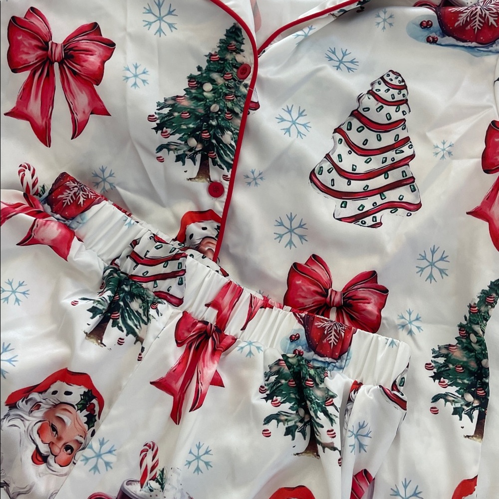 Women's Coquette Christmas Satin Pajama Set - Santa Print NWOT - Picture 6 of 6